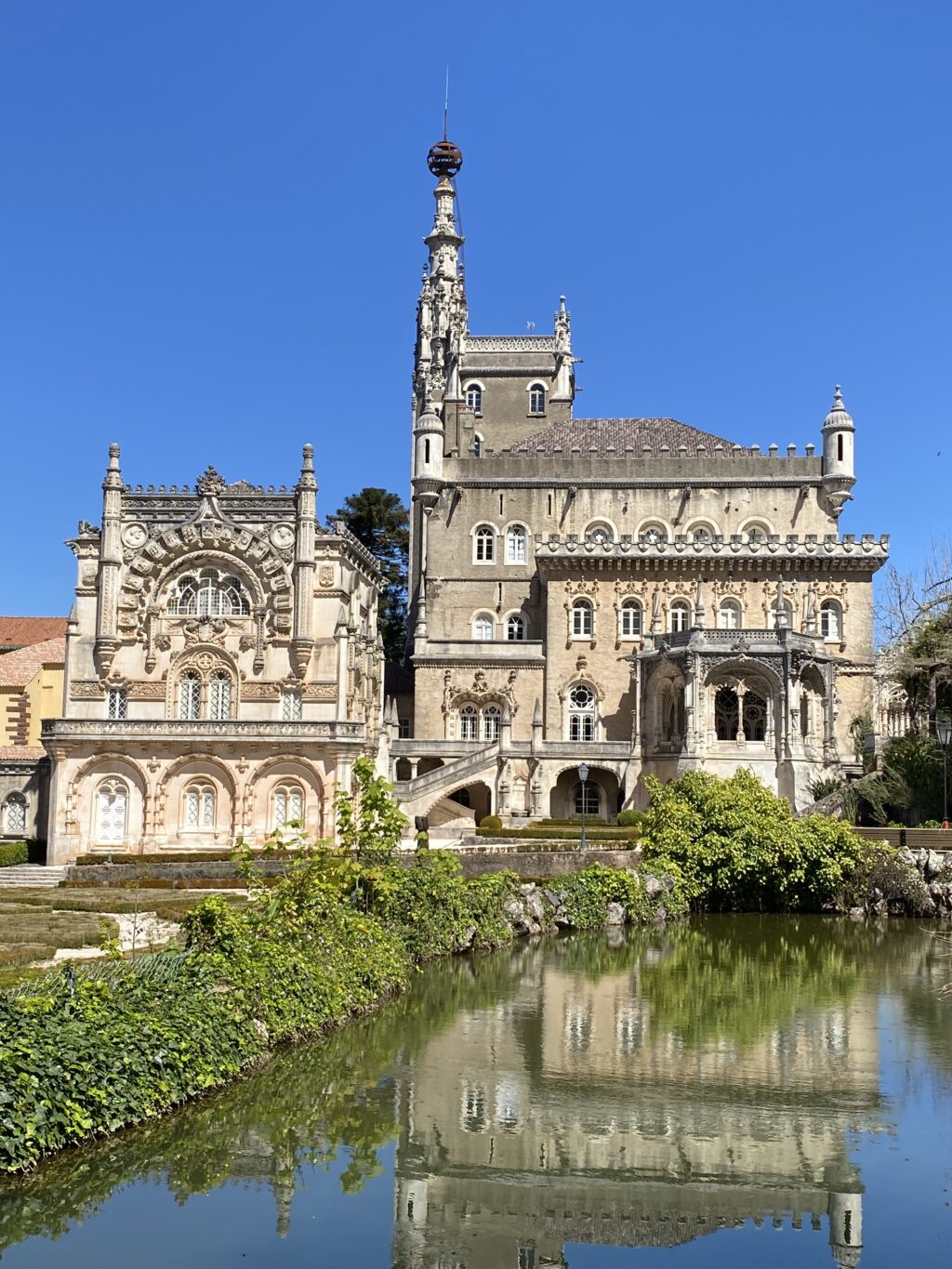 Buçaco-Nationalskog, slott och stort fältslag öster om Coimbra.